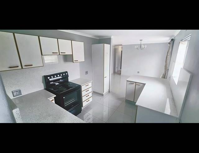 3 BEDROOM PROPERTY TO RENT IN TABLE VIEW